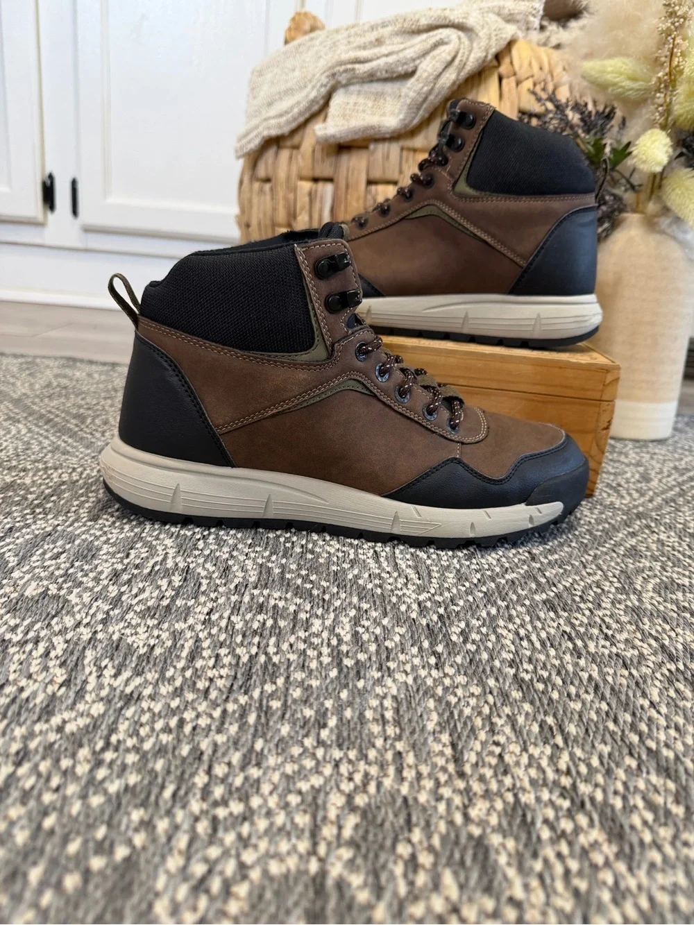 Dockers Men's Ellis Supremeflex Hiking Boots Size 9 Brown Black High-Top Casual